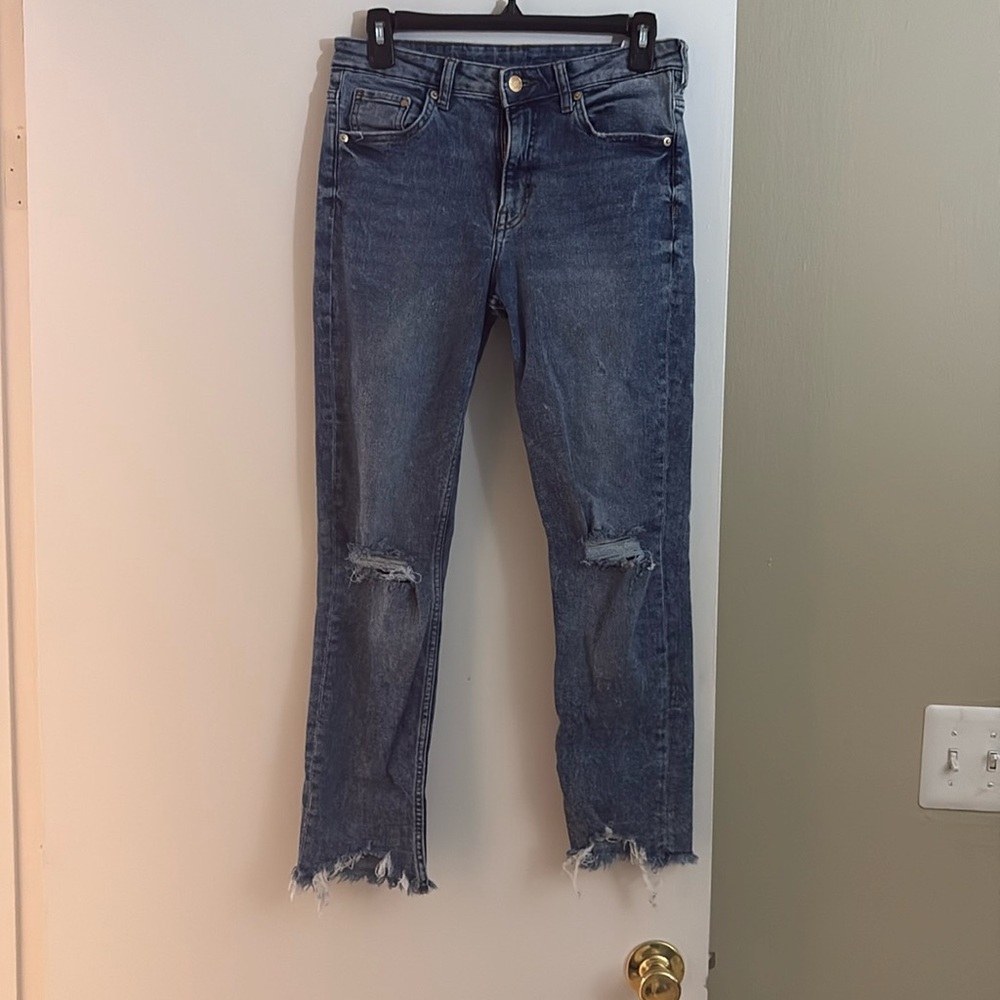 Mid Rise distressed Jeans